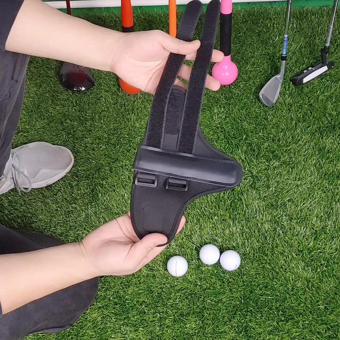 Golf Swing Alignment Brace for Improved Wrist Stability